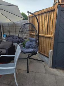 Swinging egg chair - New