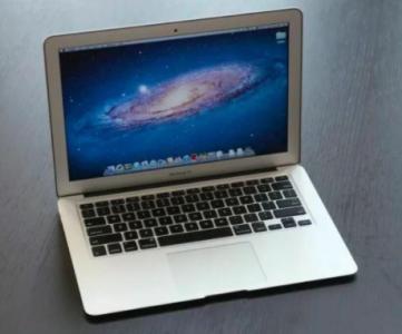 11.6" Apple MacBook Air Core i5 1.6Ghz 4GB Ram 121GB SSD Adobe 2020 Master Suite Microsoft Office