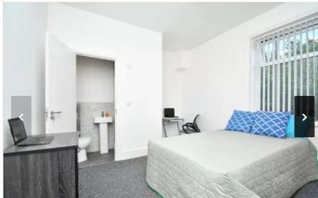 Newly Refurbished 4 Bed HMO in Stoke Perfect location for Students Return PA In Excess of 30%