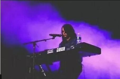 Female Lead Vocalist/Keyboardist required for new project