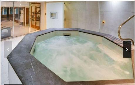 Short term let Kensington Chelsea London SW7 GYM & Jacuzzi
