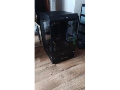 Thermaltake the tower 900 full size EAtX pc case