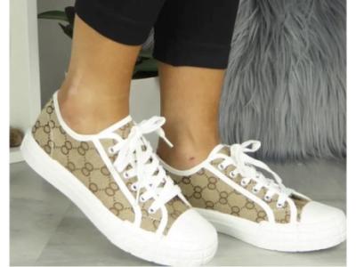 Ladies canvas trainers 10% off