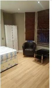 En-Suite Room To Rent Charleville Road, West Kensington W14 9JH