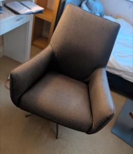 Black / grey swivel chair
