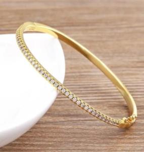 Shiny Gold Bracelet with Diamonds by Glamourize