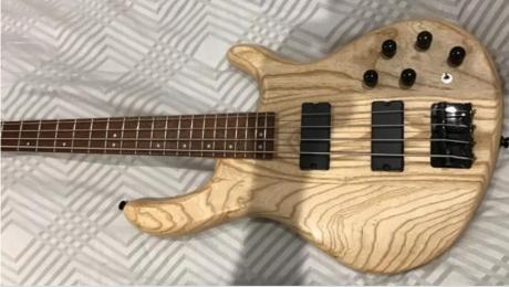 CORT 4STRING BASS WITH MARKBASS ACTIVE PRE-AMP CIRCUIT