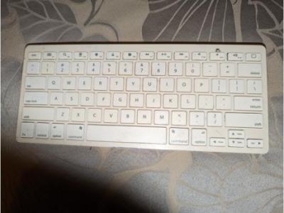 Wireless Bluetooth Keyboard. Phones - Tablets - Laptops - PC's - MAC's