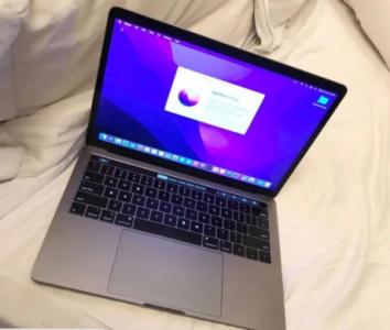NO POSTING,LIGHTLY USED, MACBOOK PRO 13” 2018 TOUCHBAR LAPTOP,I7,512GB